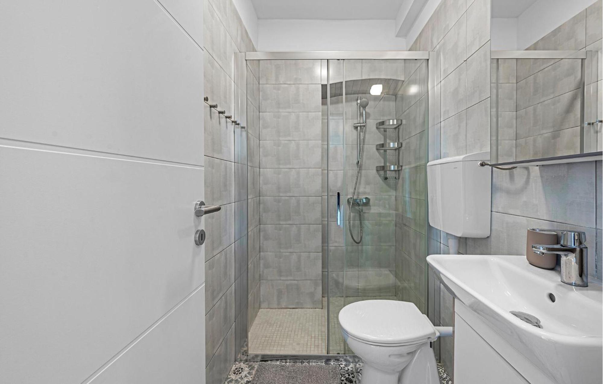 4 Bedroom Stunning Home In 穆泰尔岛 外观 照片