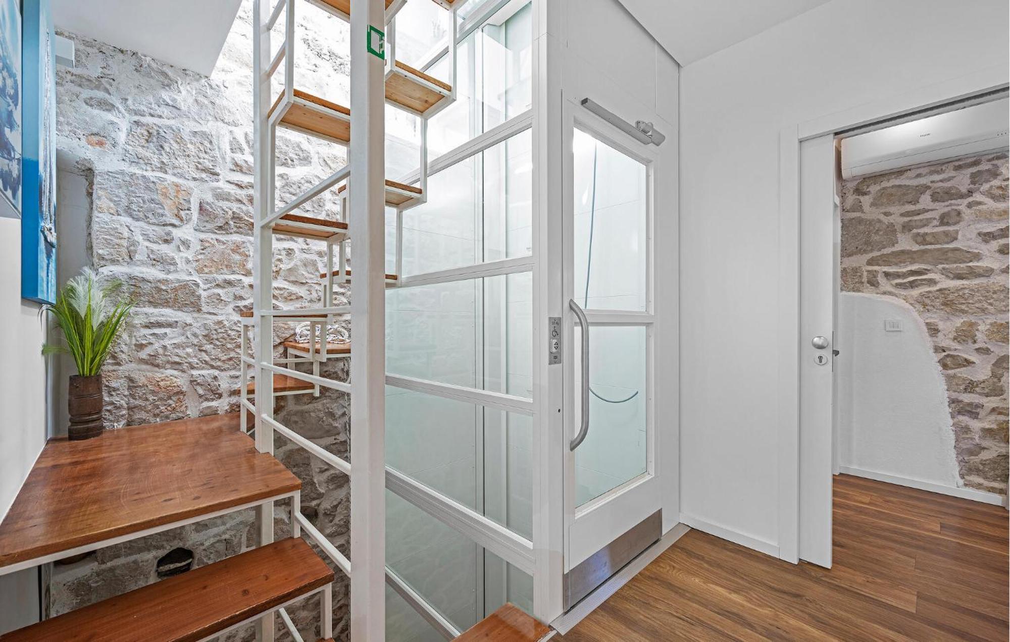 4 Bedroom Stunning Home In 穆泰尔岛 外观 照片