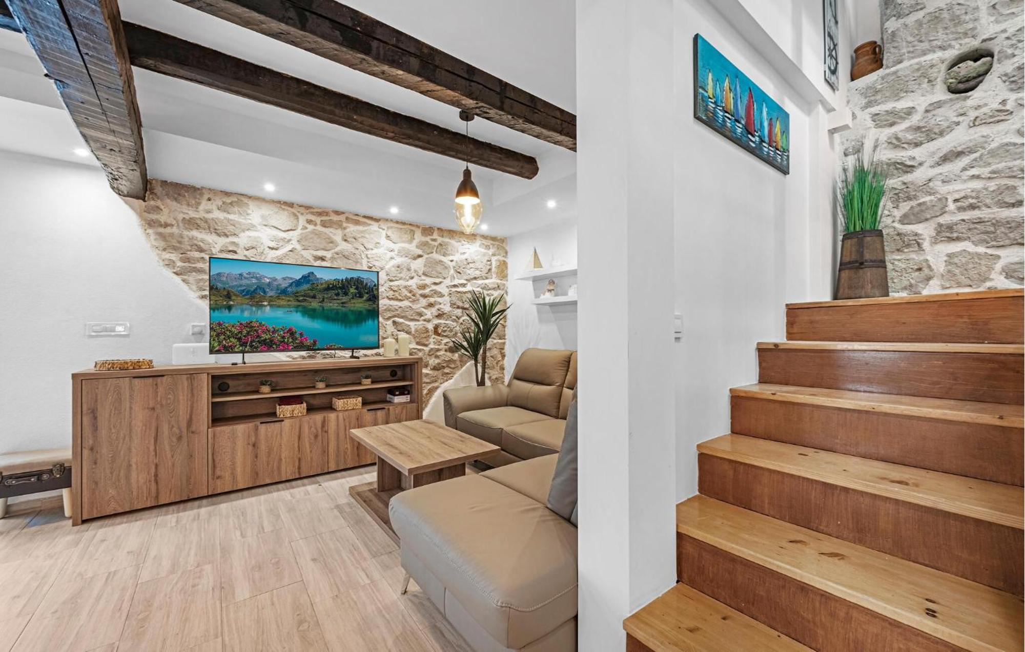 4 Bedroom Stunning Home In 穆泰尔岛 外观 照片